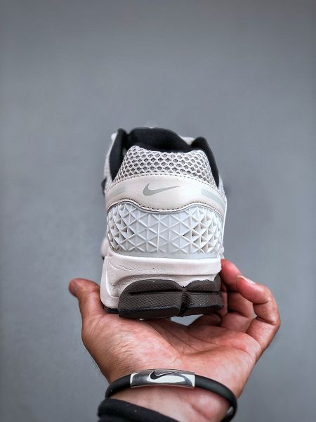Nike Zoom Vomero 5 SP 佛莫羅5代系列經典復古休閒運動慢跑鞋 2024新款男女鞋