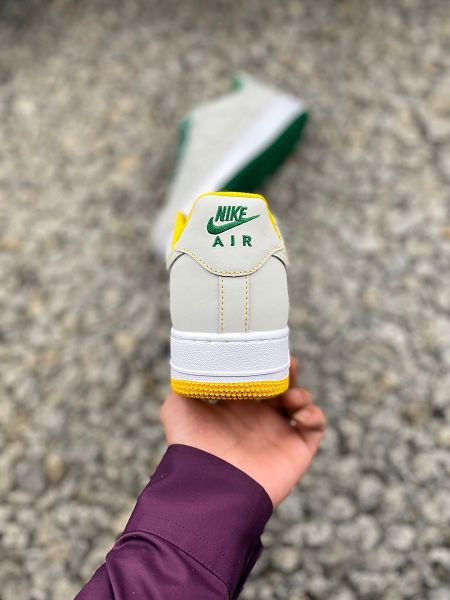 Nike Air Force 1 07 2021新款 黃綠鴛鴦男女生休閒板鞋 帶半碼