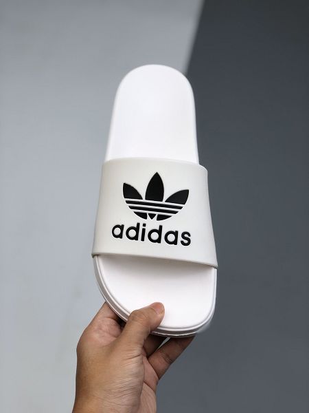Adidas Adilette 2020新款 愛迪達三葉草情侶款拖鞋