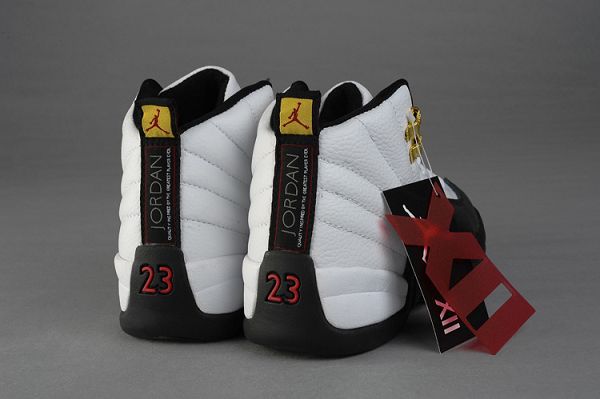 air jordan 12 retro 新款上市 時尚男款個性高幫籃球戰靴 白黑 