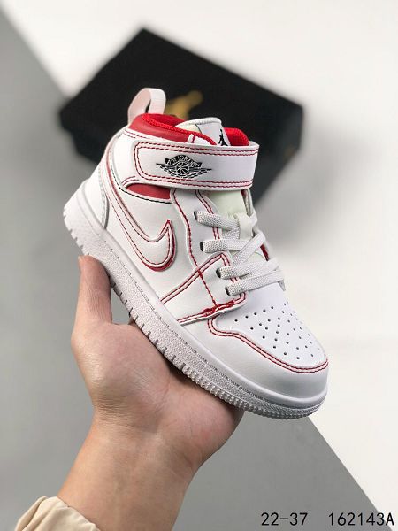 Air Jordan 1 Mid 2023全新童鞋高幫潮流文化籃球板鞋