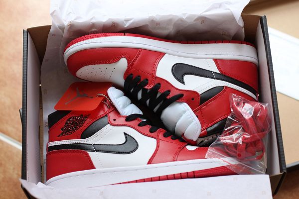 Air Jordan Mid 1代 2015新款籃球鞋 內氣墊鋼印LOGO情侶鞋 紅白色