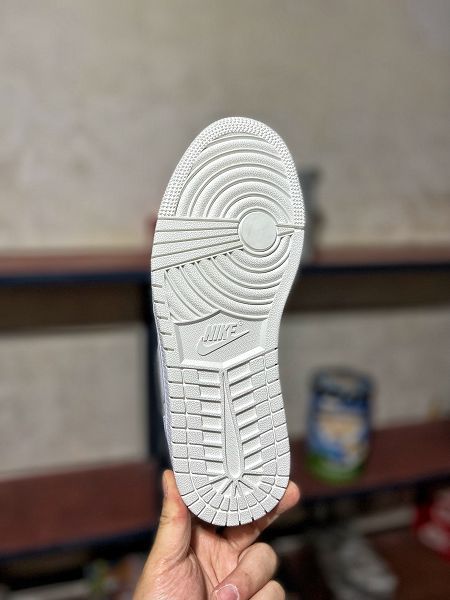 Air Jordan 1 Low Paris 低幫白灰色 小巴黎情侶運動鞋